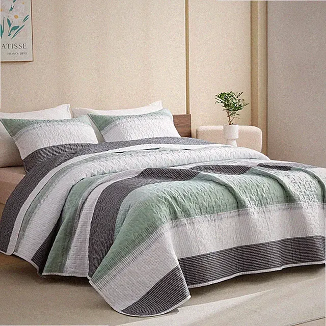 Sage Green King Size Quilt Set - Lightweight Patchwork Bedspread & Pillowcases